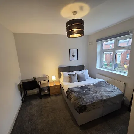 Luxurious 5 Bedroom House In Ls6 Semesterbostad Leeds (West Yorkshire)