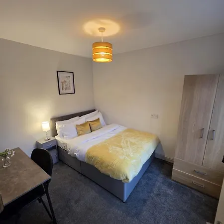 Luxurious 5 Bedroom House In Ls6 Semesterbostad *